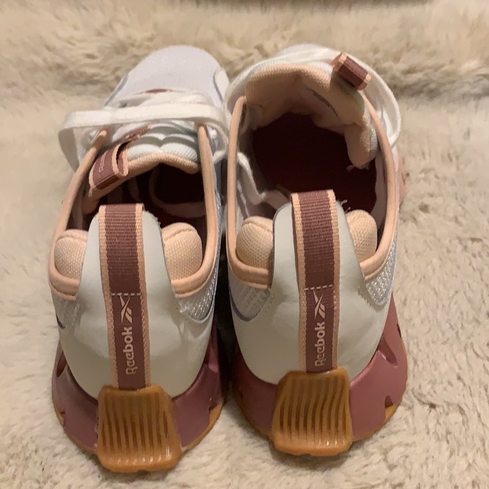 Ladies Reebok - Picture 4 of 6